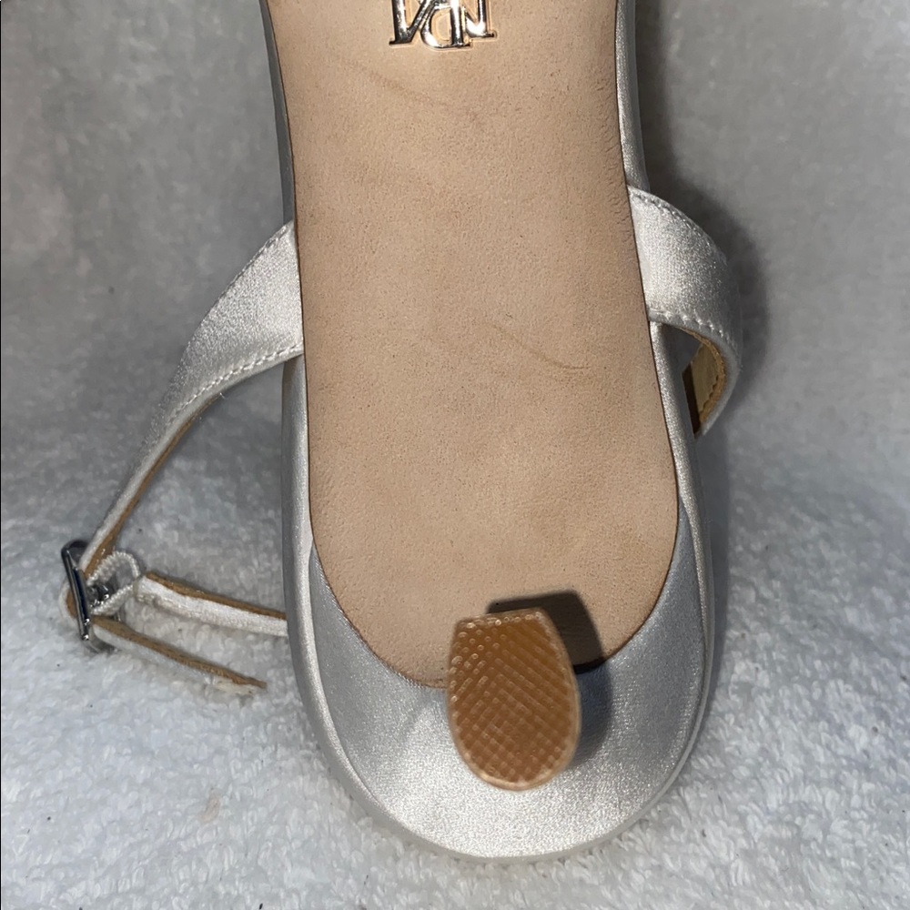 Badgley Mischka White Satin Pointed Toe Slingback Heels with Crystal Bow Accent - Picture 7 of 13